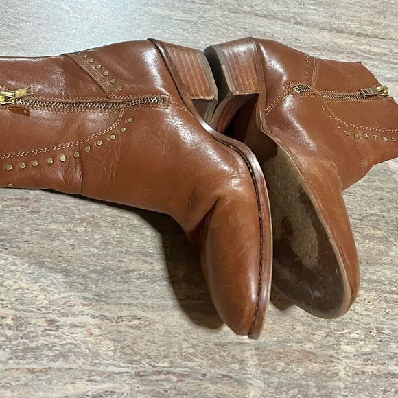 Coach tan leather ankle boots with studs - Picture 9 of 15